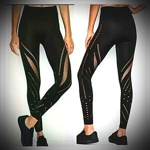 Brand New Victoria’s Secret Sport Navy Blue Cut Out Leggings Medium NWT